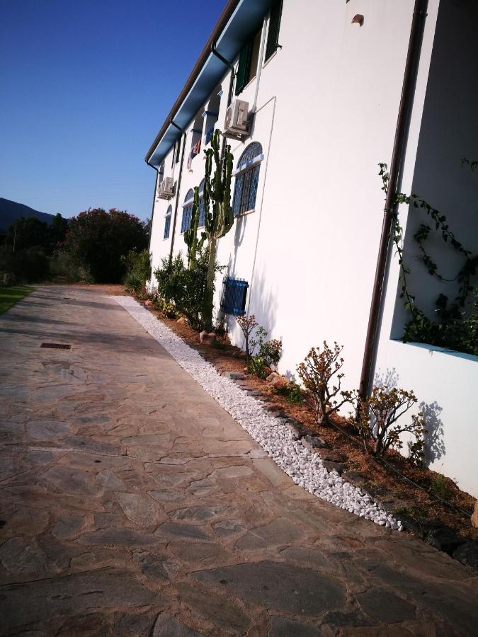 Agriturismo Palas De Serra Country Resort Onifai Exterior photo